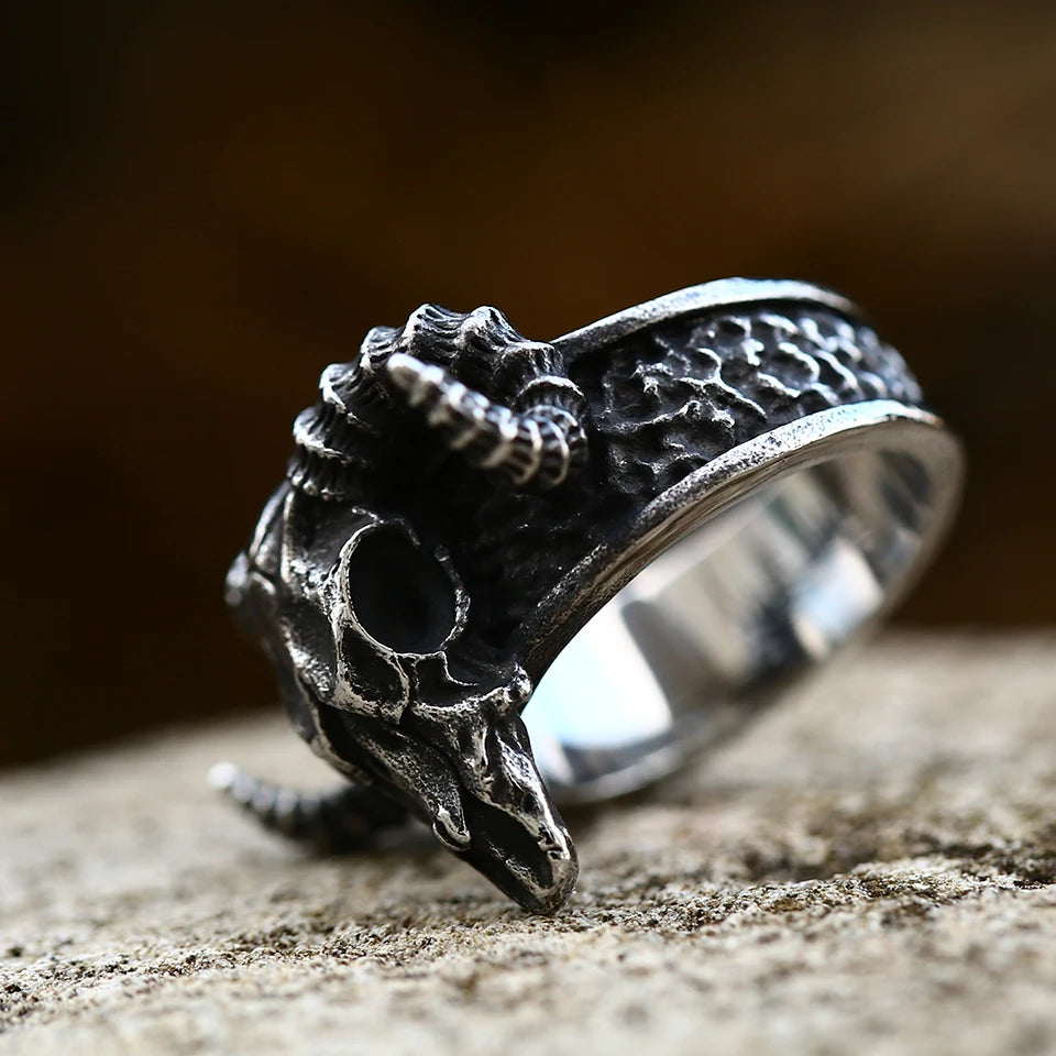 Stainless Steel Viking Skull Ring – Symbol of Power, Death, and Rebirth