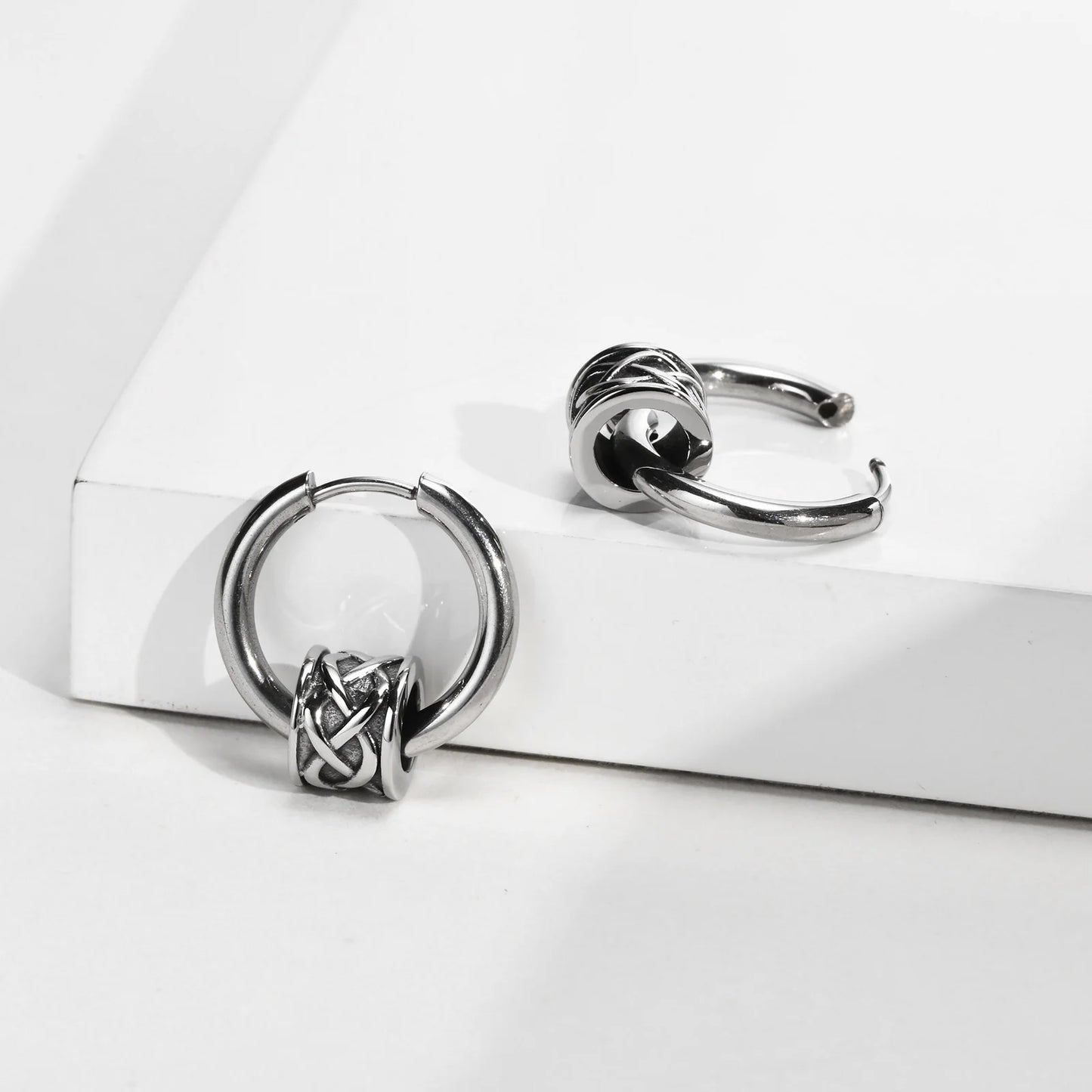 Celtic Knot Hoop Earrings – Norse-Inspired Stainless Steel Huggies for Men & Women (18mm)