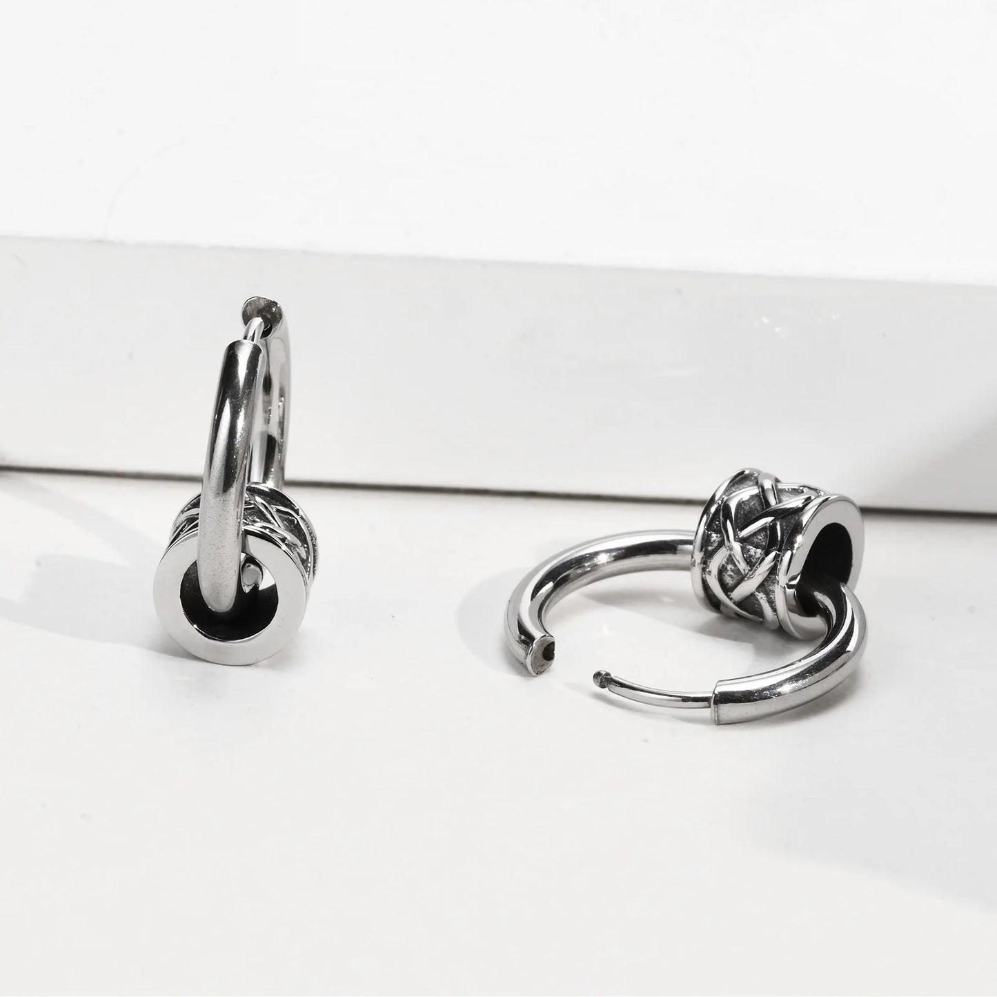 Celtic Knot Hoop Earrings – Norse-Inspired Stainless Steel Huggies for Men & Women (18mm)