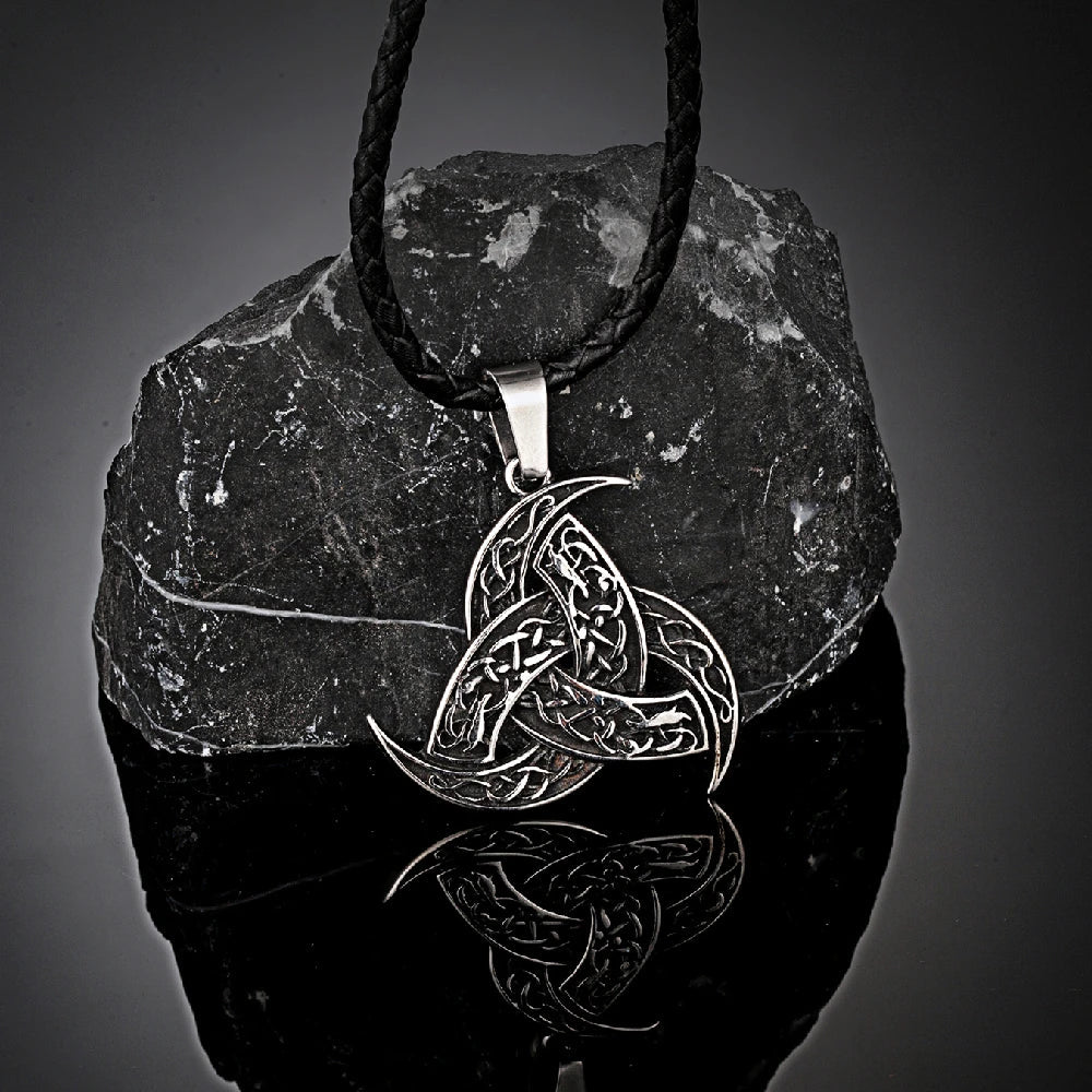 Nordic Trinity Knot Necklace - Odin's Shore